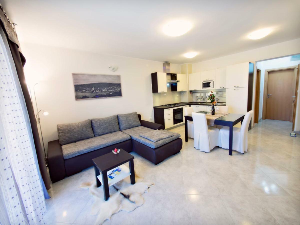 Apartmani Fortuna Zlarin Buitenkant foto